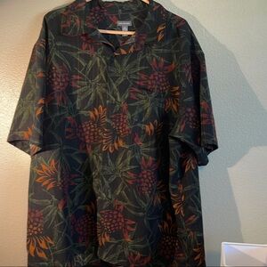 Van Heusen Men's Black and Red Floral Shirt